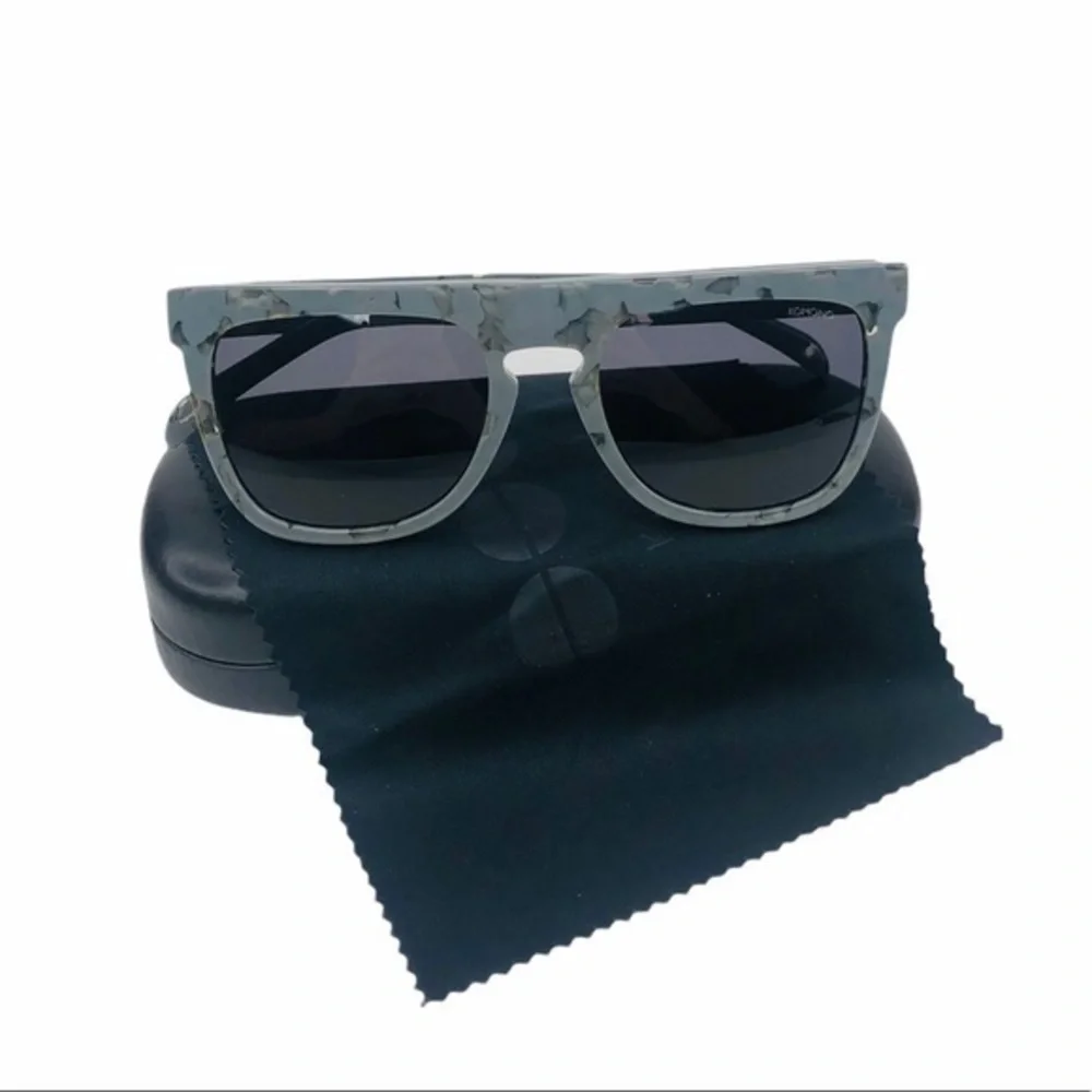 KOMONO - Bennet Concrete Sunglasses - NWT Grey Gray NEW